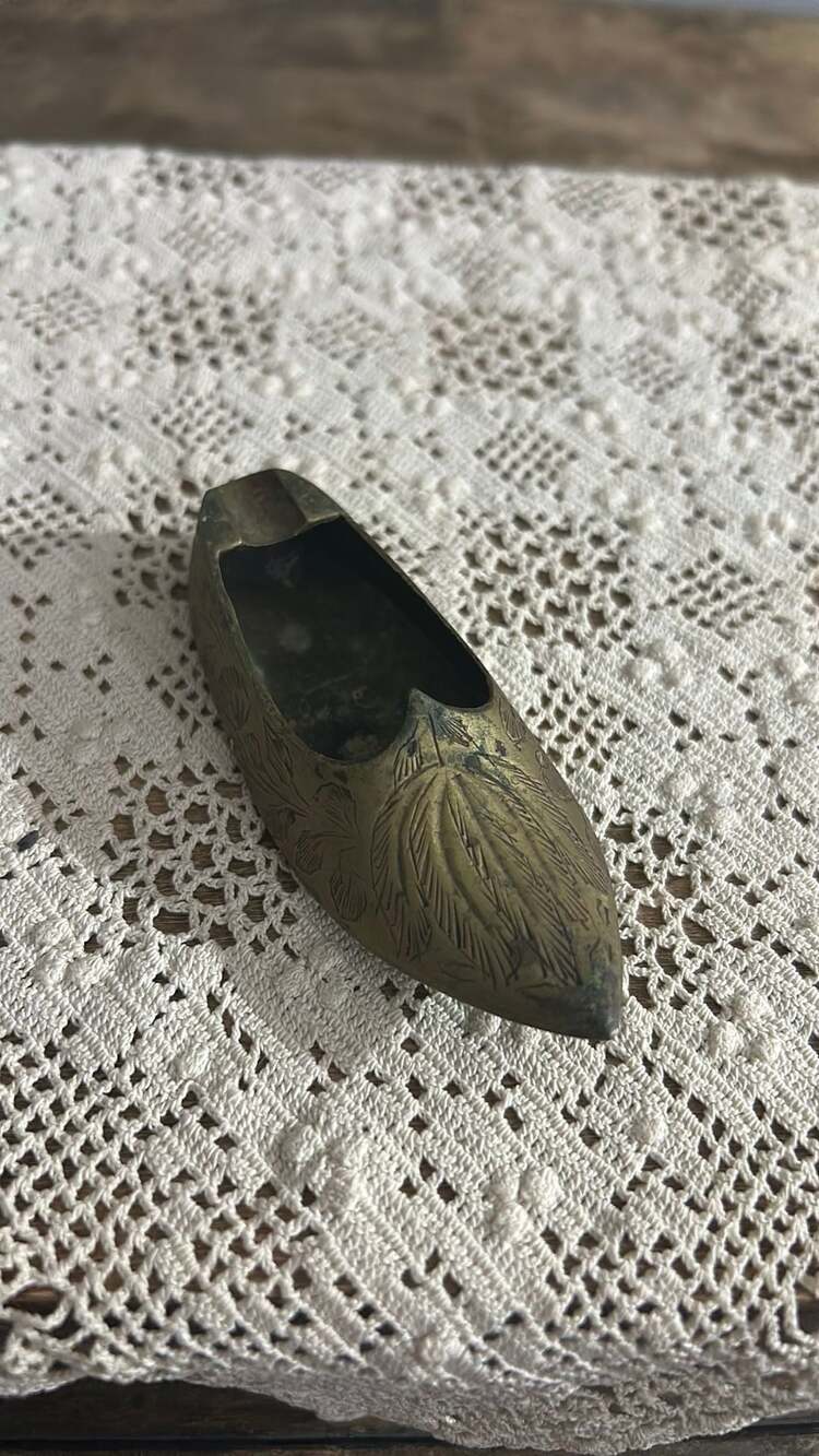 A74 - Brass Shoe 3.5”